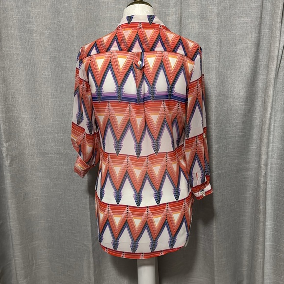 Boutique Style Blouse-3/4 Sleeve-V Neck Detail-Sz XS-PopOver Style-Polyester-EUC - Picture 9 of 14